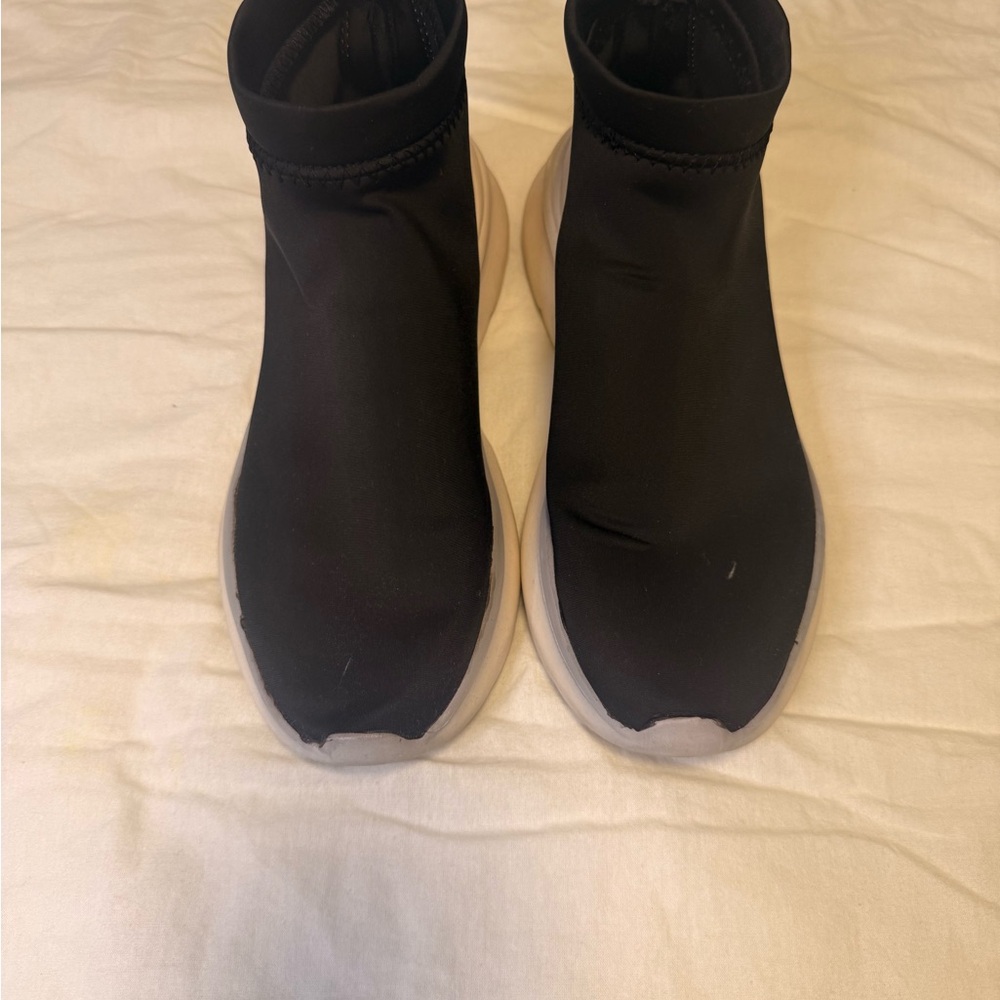 Zara Black and White Athletic Shoes